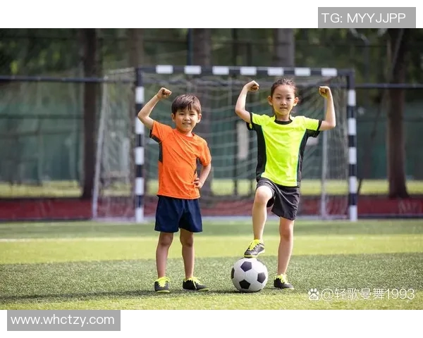 足球明星与帅气女孩的完美壁纸搭配展现青春活力与激情魅力